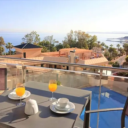 Διαμέρισμα Bay View Luxury Apartment, Amazing Sea View & Pool *