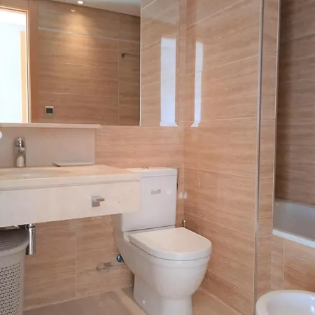 Διαμέρισμα Bay View Luxury Apartment, Amazing Sea View & Pool *